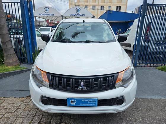 MITSUBISHI L200 TRITON 2.4 16V TURBO DIESEL GL CD 4X4 MANUAL MITSUBISHI L200 TRITON 2.4 16V TURBO DIESEL GL CD 4X4 MANUAL